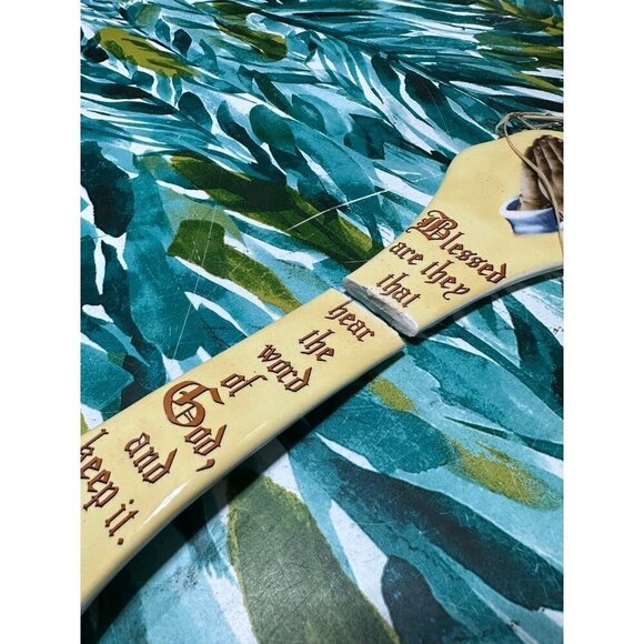 Pair of Religious Fork & Spoon decor - Picture 5 of 11